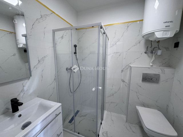 Eladó téglalakás, Harkányban, Hársfa téren 29.99 M Ft