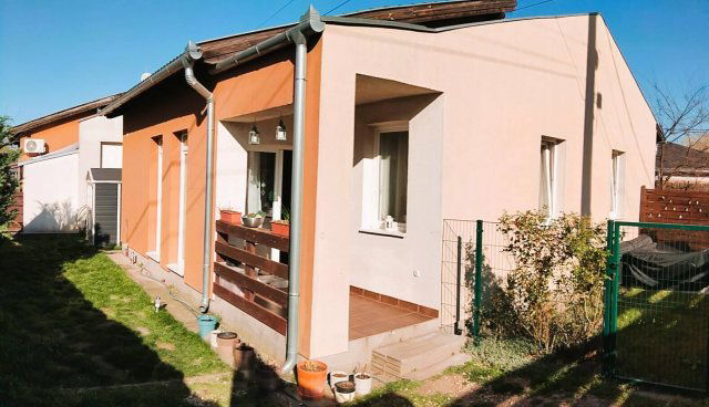 Eladó ikerház, Szigetszentmiklóson 74.9 M Ft, 4 szobás