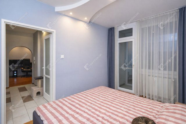 Eladó panellakás, Szegeden 54.9 M Ft, 2 szobás