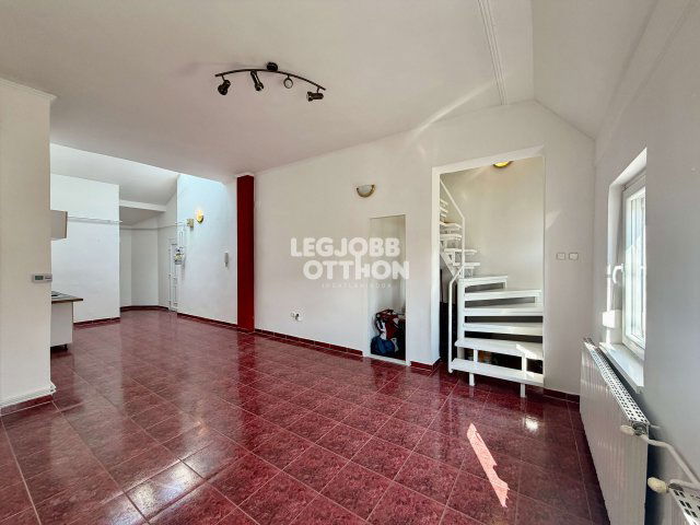 Eladó téglalakás, Cegléden 63.9 M Ft, 2 szobás