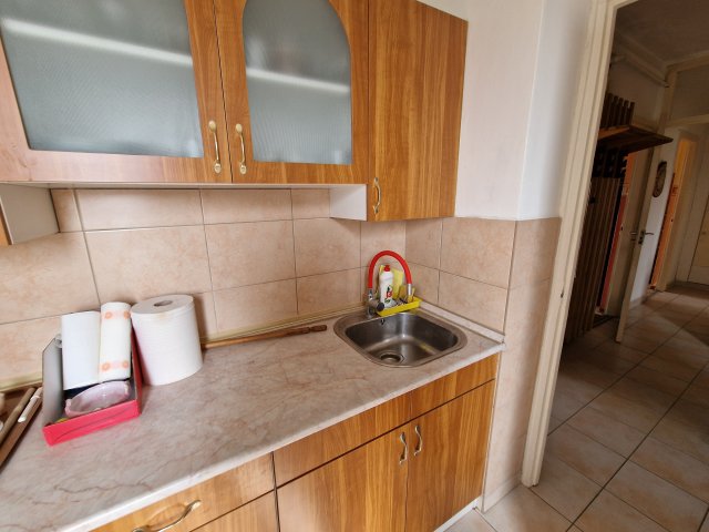 Eladó panellakás, Budapesten, XXI. kerületben, Nyírfa utcában