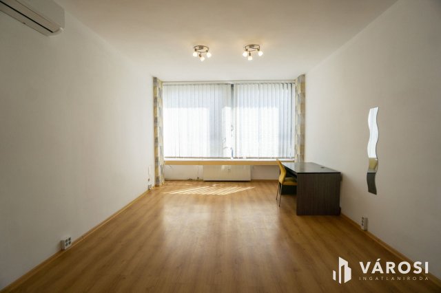 Kiadó iroda, Győrött 70 E Ft / hó, 1 szobás