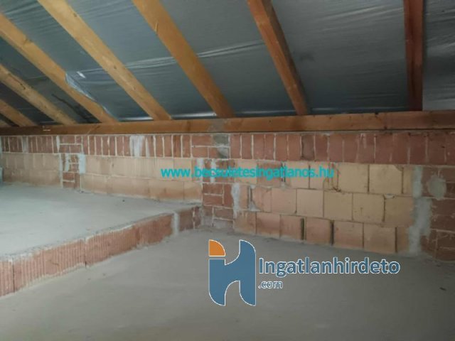 Eladó családi ház, Keszthelyen 65 M Ft, 1+1 szobás