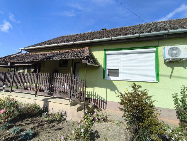 Eladó ikerház, Dalmandon 14.7 M Ft, 2 szobás