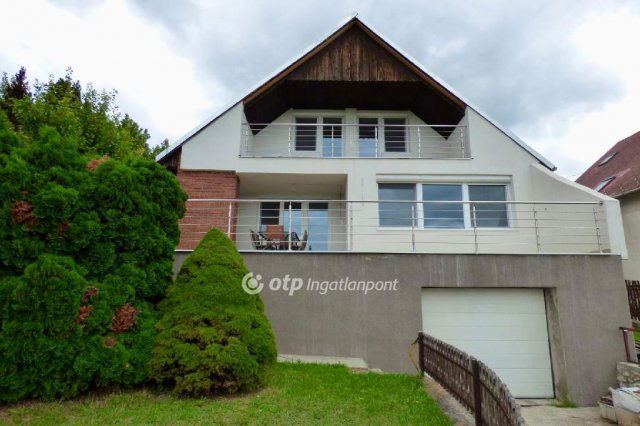 Eladó családi ház, Balatonfüreden 229 M Ft, 4+1 szobás