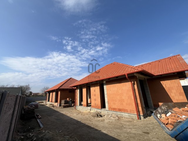 Eladó családi ház, Fóton 200 M Ft, 4 szobás