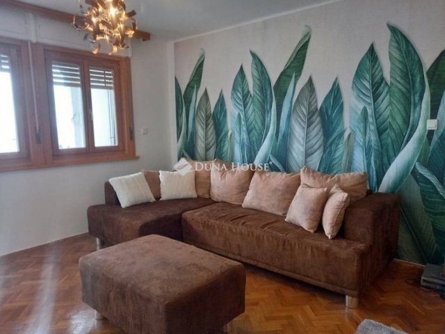 Eladó téglalakás, Pécsett 69 M Ft, 2 szobás