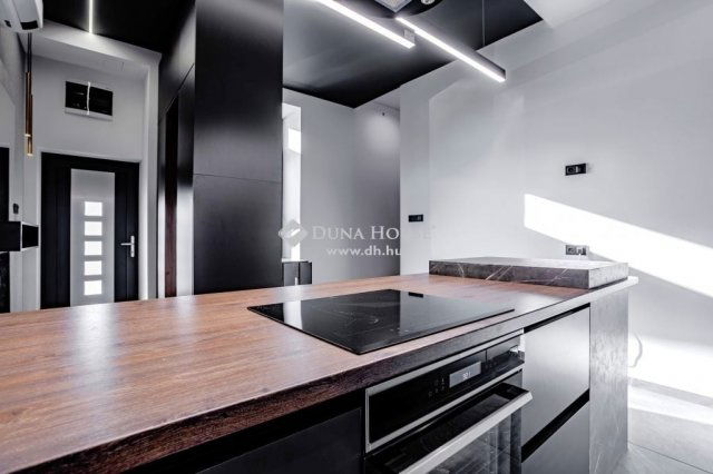 Eladó téglalakás, Pécsett 86.9 M Ft, 2 szobás