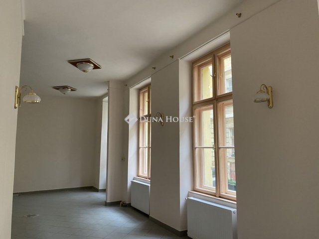 Eladó üzlethelyiség, Sopronban 61.2 M Ft / költözzbe.hu
