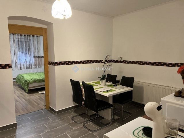 Eladó téglalakás, Szegeden 52.5 M Ft, 1 szobás