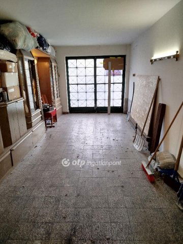 Eladó garázs, Pécsett 41.5 M Ft / költözzbe.hu