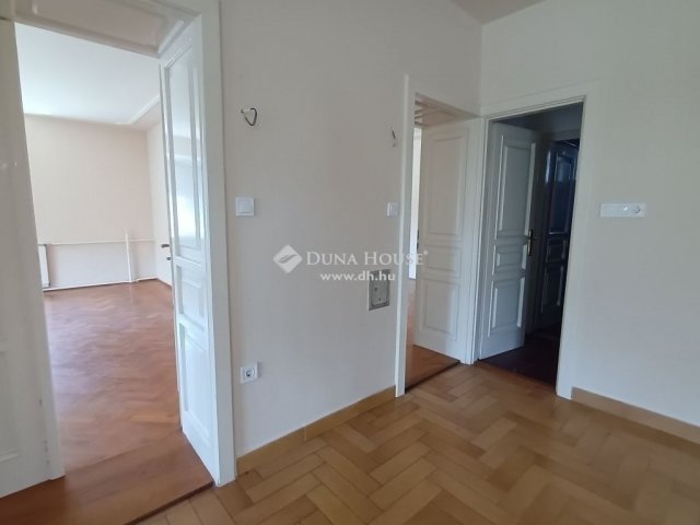 Eladó családi ház, Kecskeméten 97.9 M Ft, 3 szobás
