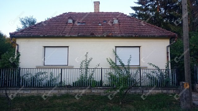 Eladó családi ház, Pacsán 7.2 M Ft, 3 szobás