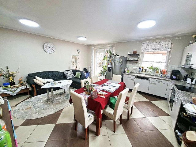 Eladó ikerház, Debrecenben 99.5 M Ft, 3 szobás