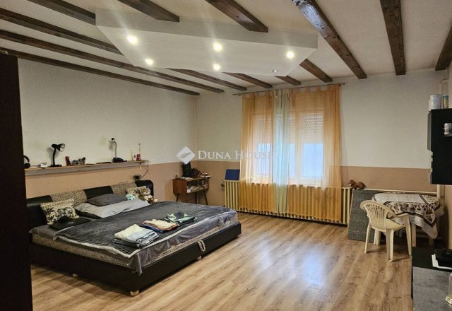 Eladó családi ház, Villányban 24.99 M Ft, 5 szobás