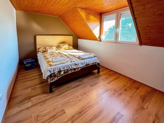 Eladó ikerház, Siófokon 95 M Ft, 6 szobás / költözzbe.hu