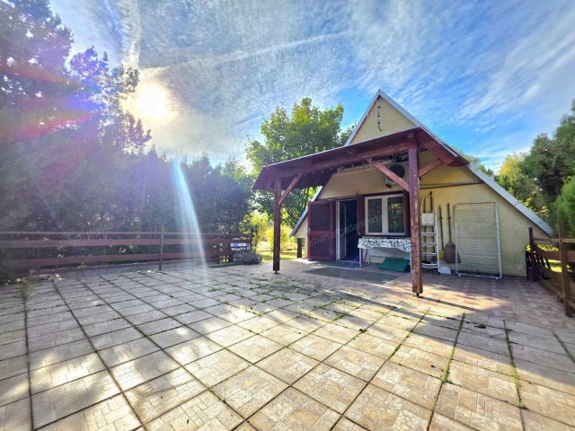 Eladó nyaraló, Tápiószentmártonon 18.9 M Ft, 2 szobás