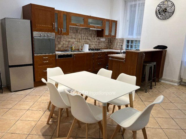 Kiadó téglalakás, albérlet, Budapesten, II. kerületben