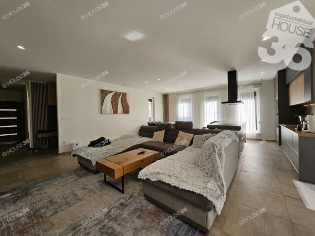 Eladó családi ház, Kecskeméten 169.9 M Ft, 5 szobás