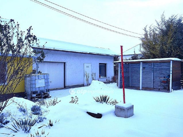 Eladó családi ház, Székesfehérvárott 55.5 M Ft, 1+1 szobás