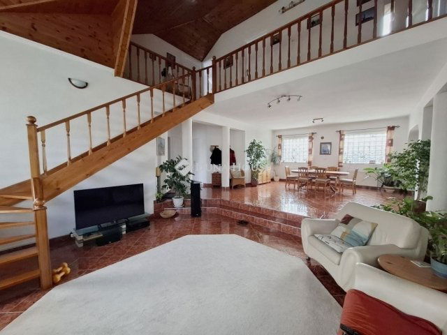 Eladó családi ház, Fóton 168.9 M Ft, 5 szobás