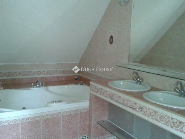 Eladó téglalakás, Budapesten, II. kerületben 99 M Ft, 2 szobás