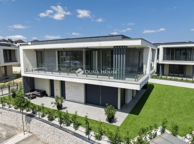 Eladó téglalakás, Törökbálinton 172.99 M Ft, 4 szobás