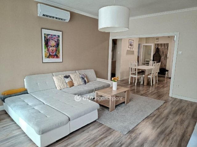 Eladó téglalakás, Szigetszentmiklóson 79.9 M Ft, 2+2 szobás