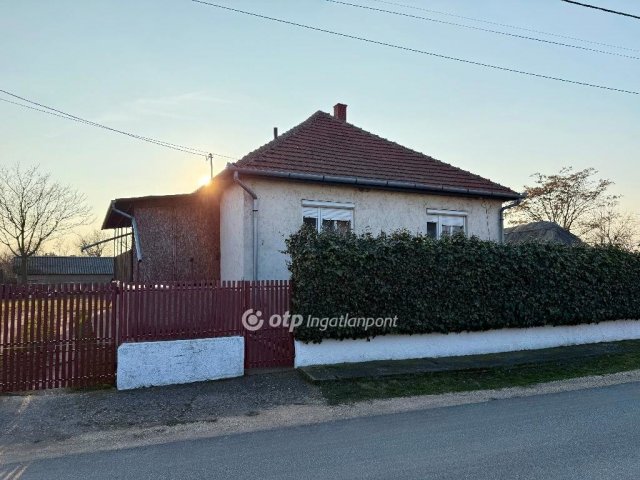 Eladó családi ház, Hejőpapin 24.99 M Ft, 5 szobás