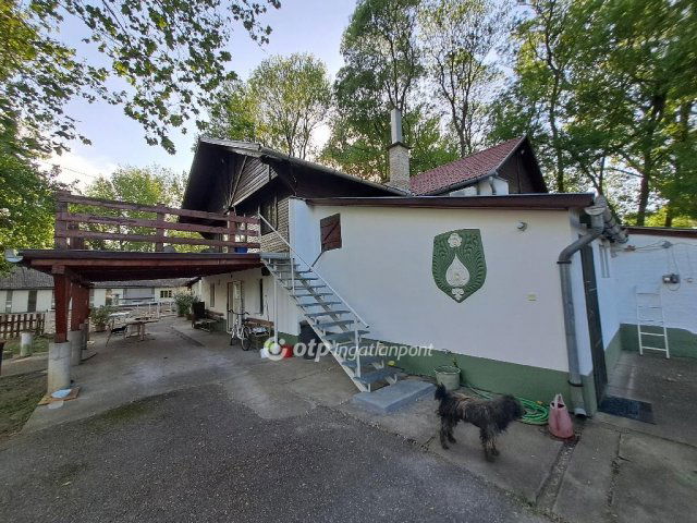 Eladó családi ház, Makón 86 M Ft, 7 szobás