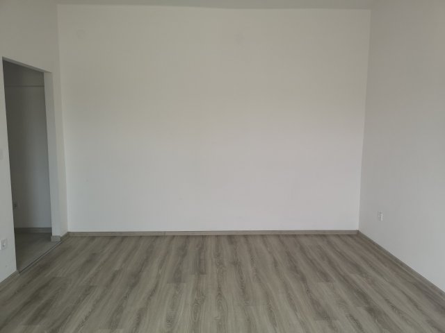 Eladó téglalakás, Zircen 30.99 M Ft, 1 szobás