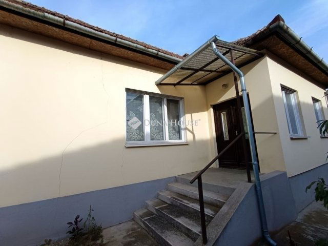 Eladó családi ház, Nagykátán 28.9 M Ft, 2 szobás