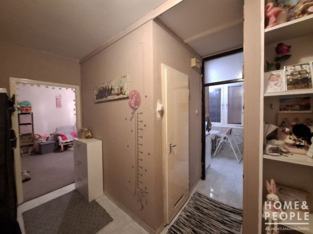 Eladó téglalakás, Szegeden 44 M Ft, 2 szobás