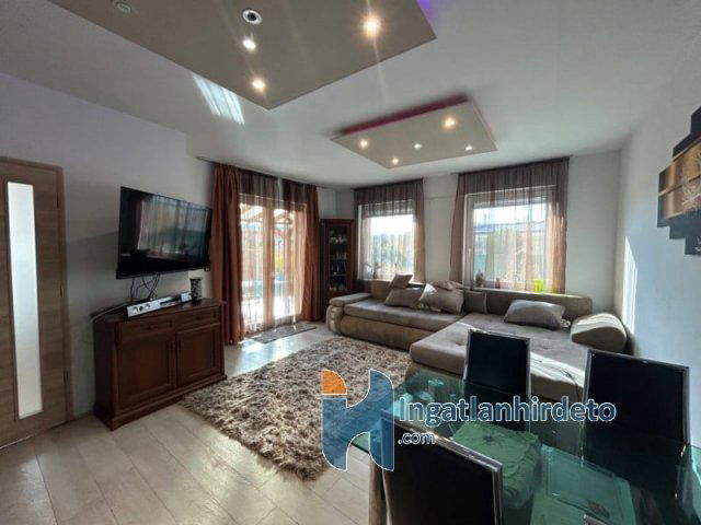 Eladó ikerház, Debrecenben 129 M Ft, 4 szobás