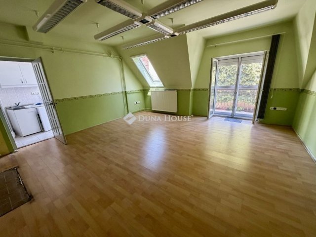 Eladó téglalakás, Mohácson 39.99 M Ft, 2 szobás