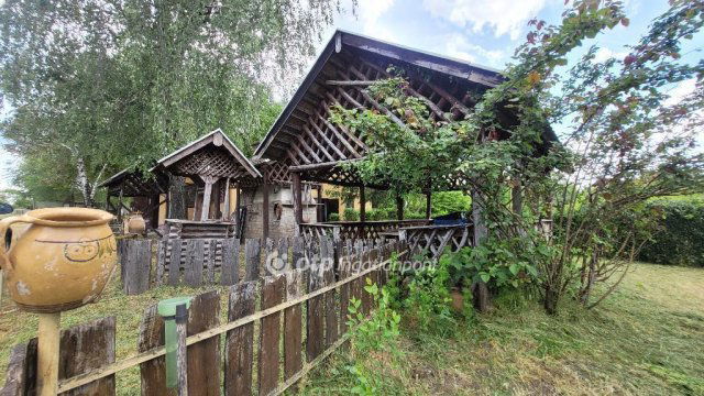 Eladó családi ház, Jászberényben 22.9 M Ft, 2 szobás