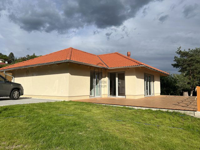 Eladó családi ház, Szentendrén 158 M Ft, 3 szobás
