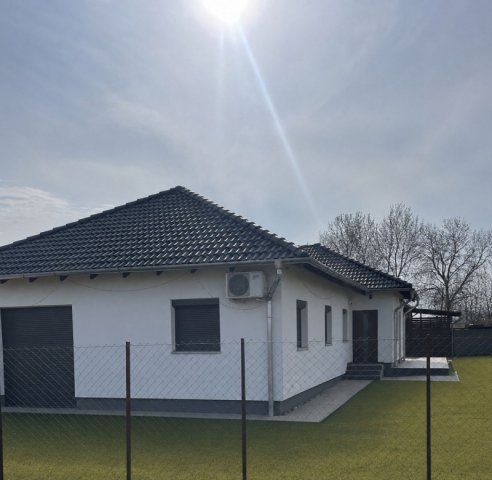 Eladó családi ház, Alsónémediben 119.9 M Ft, 3 szobás