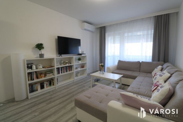 Kiadó panellakás, albérlet, Szegeden 250 E Ft / hó, 3 szobás