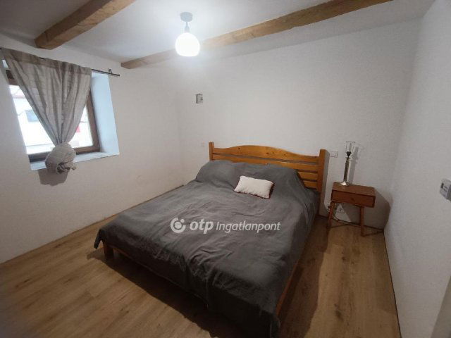 Eladó családi ház, Sukorón 104.9 M Ft, 3+1 szobás