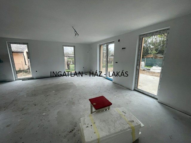 Eladó családi ház, Veresegyházon 134.9 M Ft, 5 szobás
