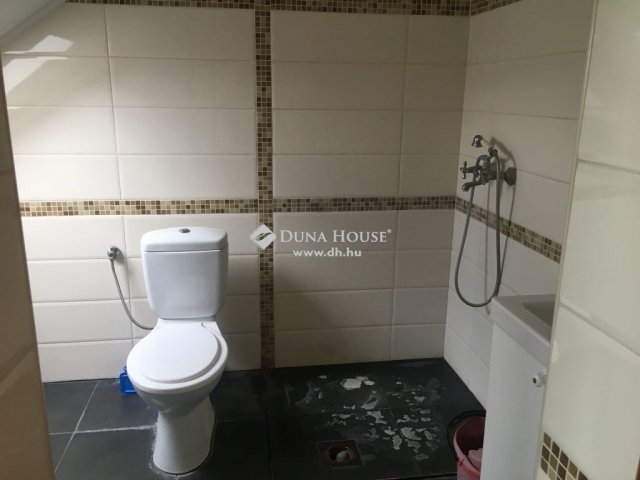 Eladó családi ház, Szentendrén 168 M Ft, 6 szobás