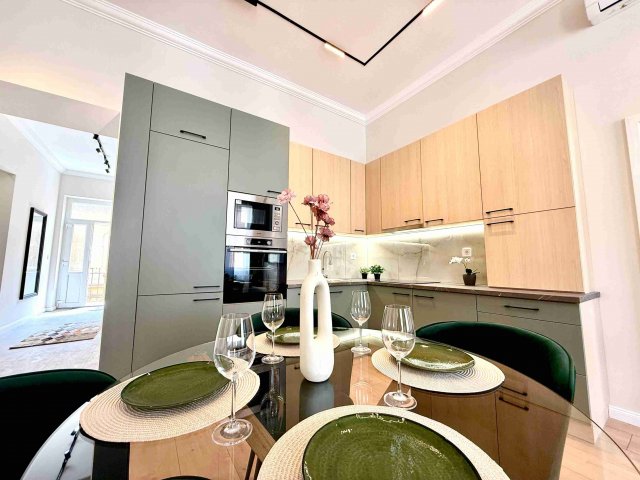 Eladó téglalakás, Budapesten, IX. kerületben 200 M Ft, 5 szobás