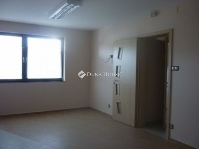 Eladó családi ház, Debrecenben 159 M Ft, 4 szobás