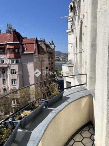 Eladó téglalakás, Budapesten, V. kerületben 659 M Ft, 7 szobás