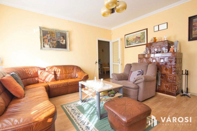 Eladó családi ház, Békéscsabán 88.9 M Ft, 5 szobás