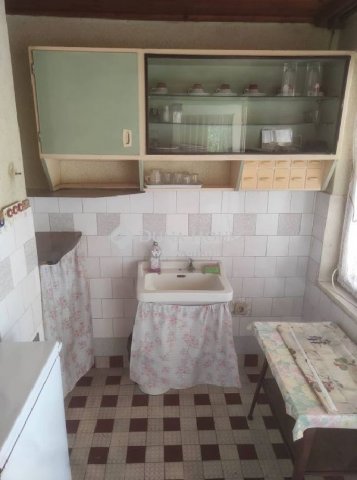 Eladó nyaraló, Tatabányán 8 M Ft, 1 szobás