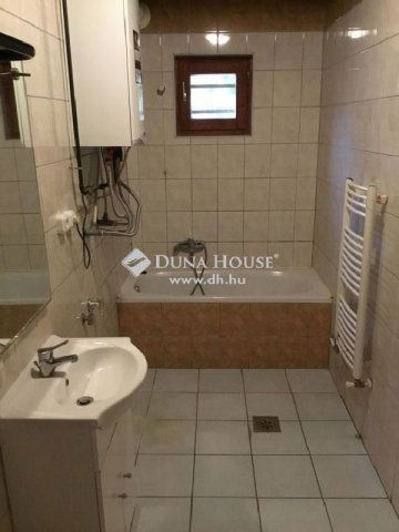 Eladó hotel, Budapesten, IV. kerületben 500 M Ft, 26 szobás