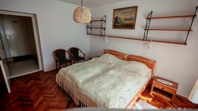Eladó családi ház, Hévízen 174.99 M Ft, 8 szobás