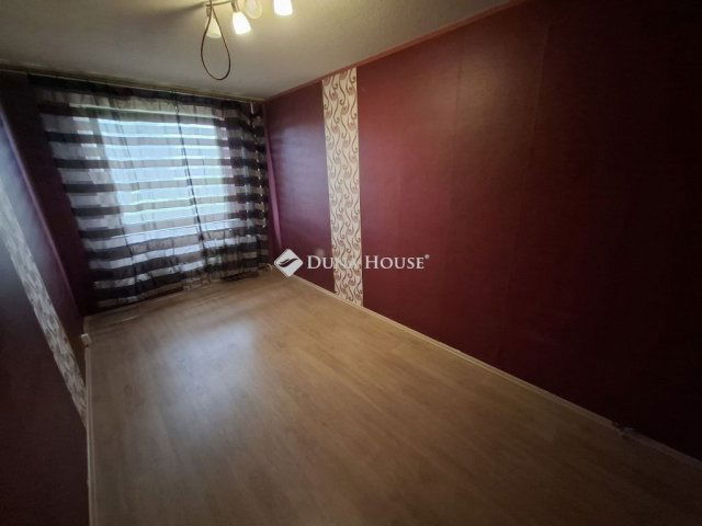 Eladó panellakás, Kiskunfélegyházán 30 M Ft, 2 szobás